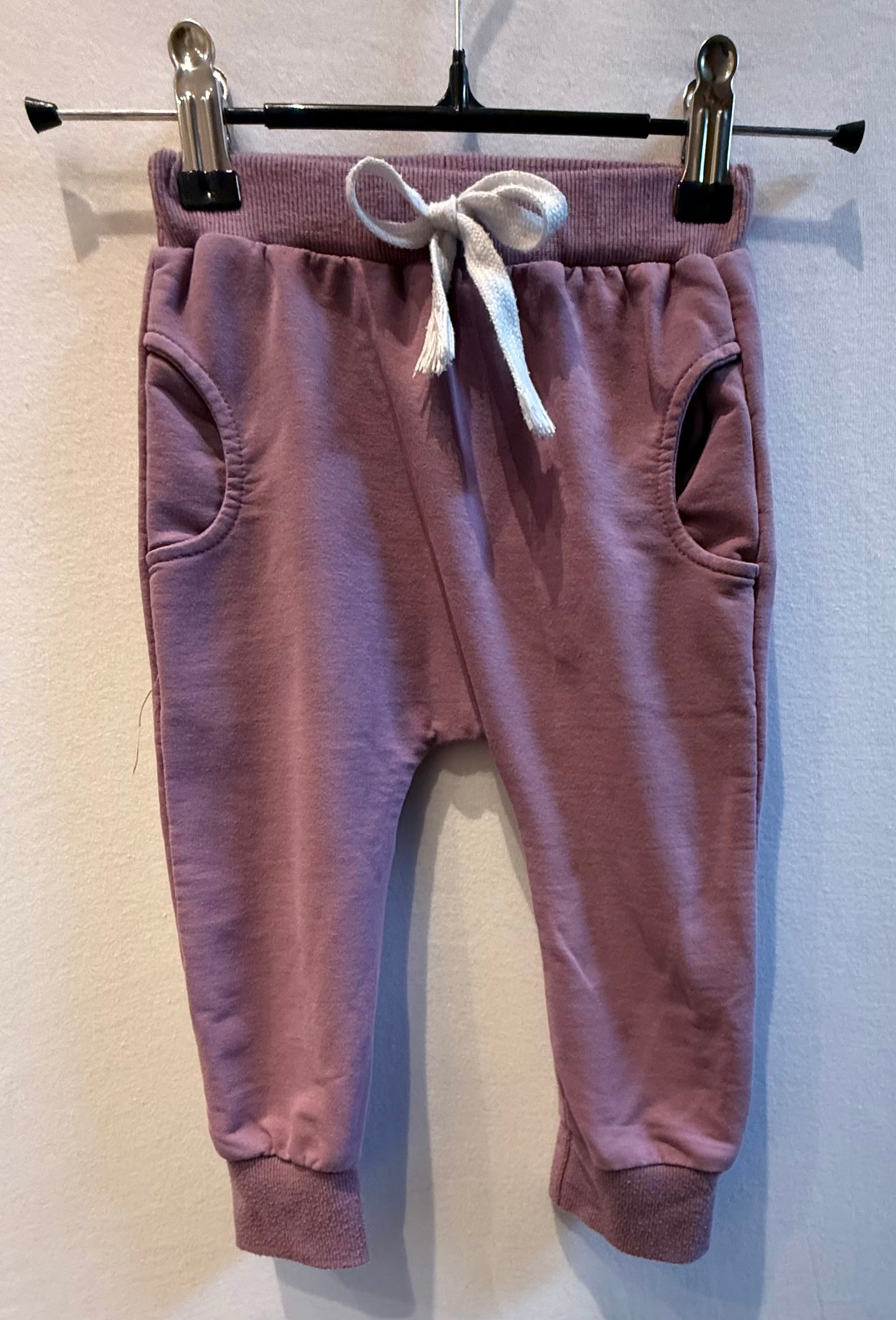 Jogginghose lila Größe 98